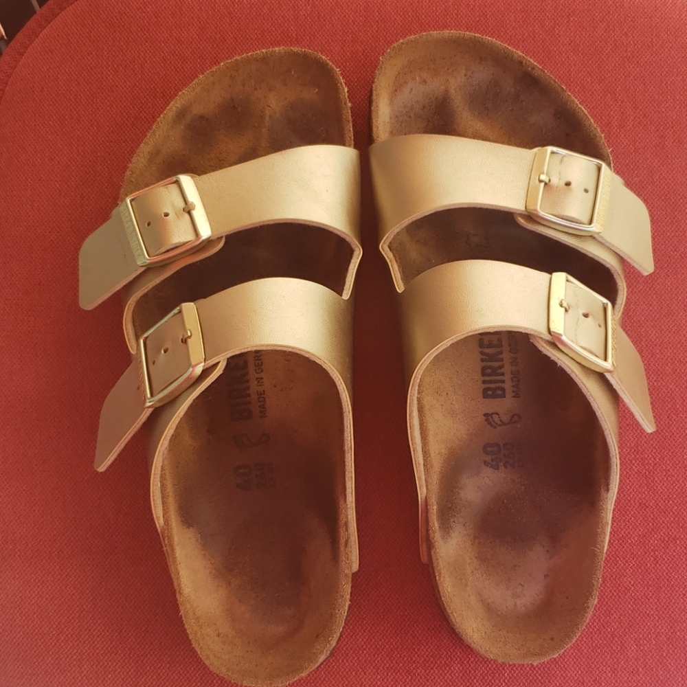 Birkenstock sandals, gold, size 40 (9.5/10)